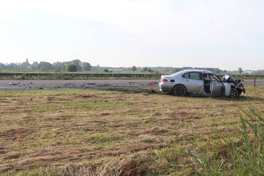 Auto rijdt op vrachtwagen bestuurder komt om