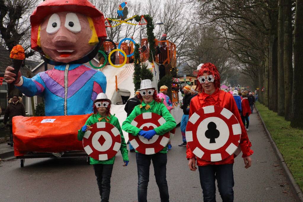 Drukke gezelligheid bij 41e carnavalsoptocht