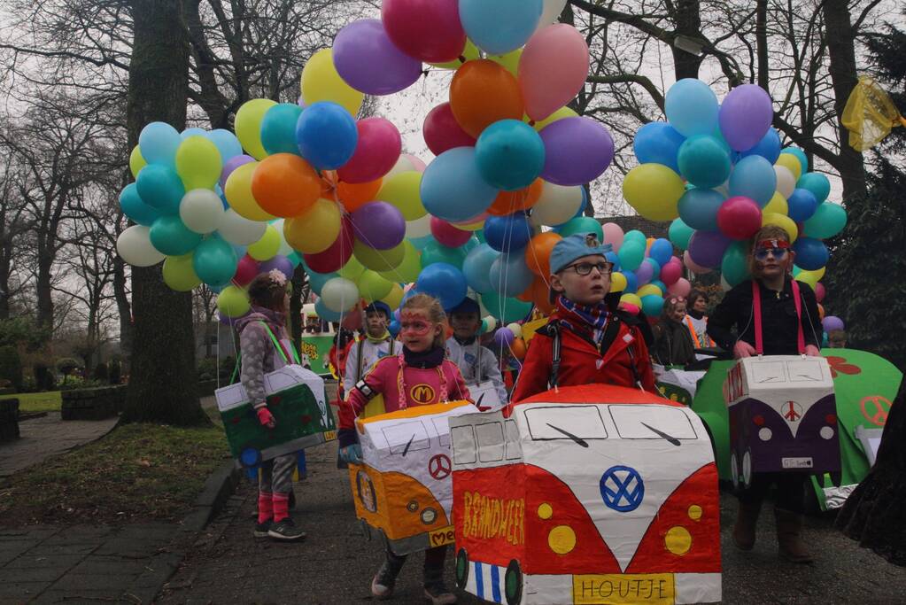 Drukke gezelligheid bij 41e carnavalsoptocht