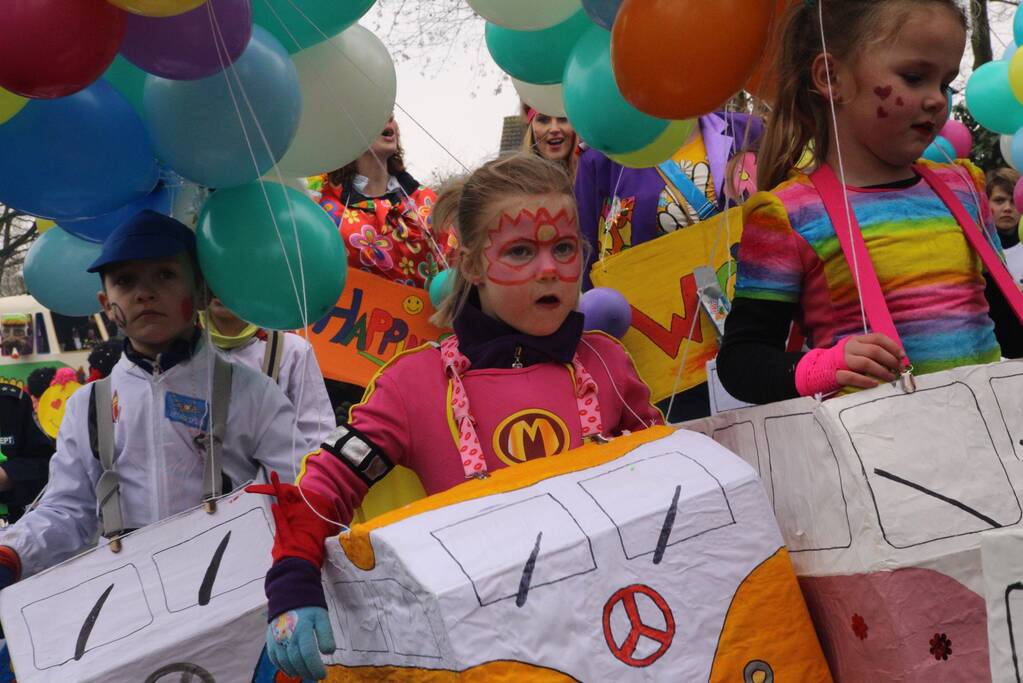 Drukke gezelligheid bij 41e carnavalsoptocht