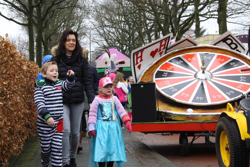 Drukke gezelligheid bij 41e carnavalsoptocht