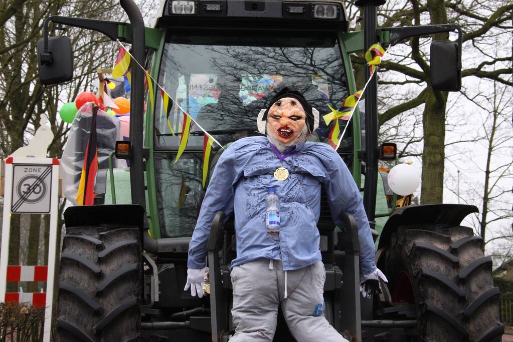 Drukke gezelligheid bij 41e carnavalsoptocht