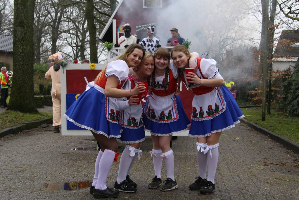 Drukke gezelligheid bij 41e carnavalsoptocht