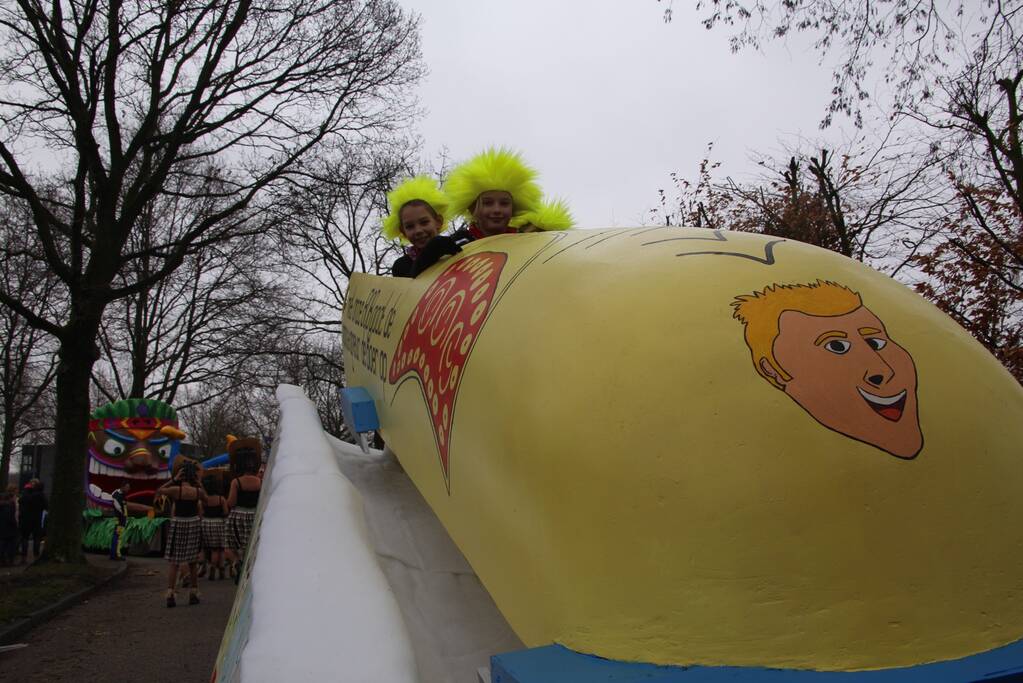 Drukke gezelligheid bij 41e carnavalsoptocht