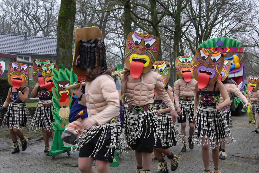 Drukke gezelligheid bij 41e carnavalsoptocht