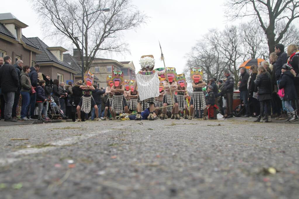 Drukke gezelligheid bij 41e carnavalsoptocht