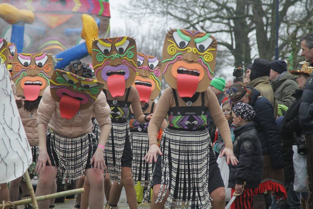 Drukke gezelligheid bij 41e carnavalsoptocht