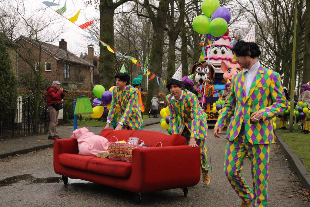 Drukke gezelligheid bij 41e carnavalsoptocht