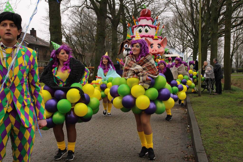 Drukke gezelligheid bij 41e carnavalsoptocht