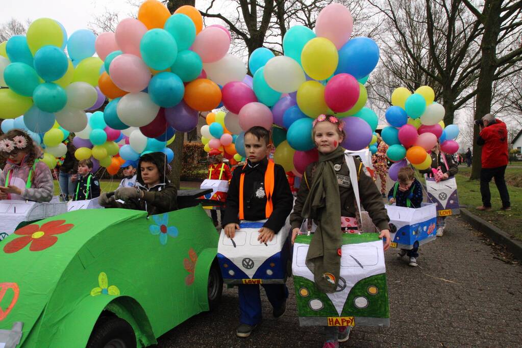 Drukke gezelligheid bij 41e carnavalsoptocht