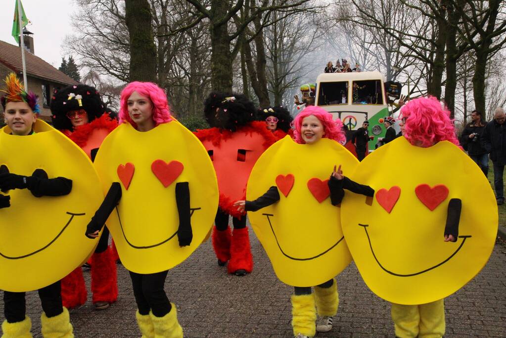 Drukke gezelligheid bij 41e carnavalsoptocht