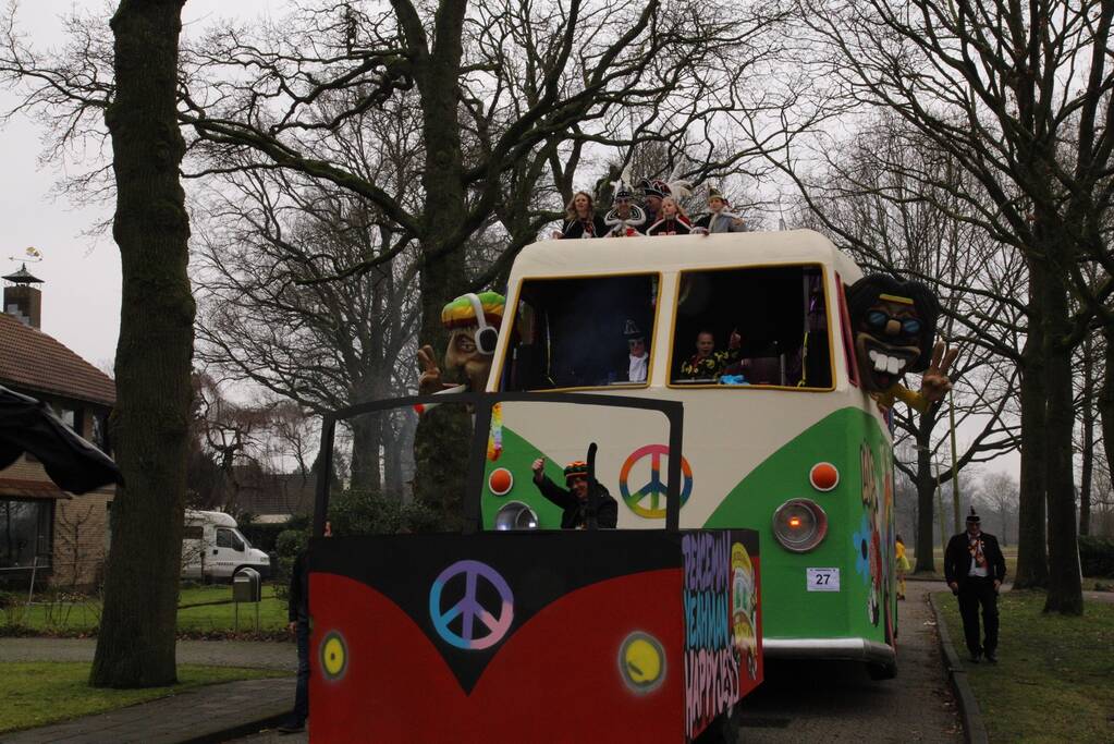 Drukke gezelligheid bij 41e carnavalsoptocht