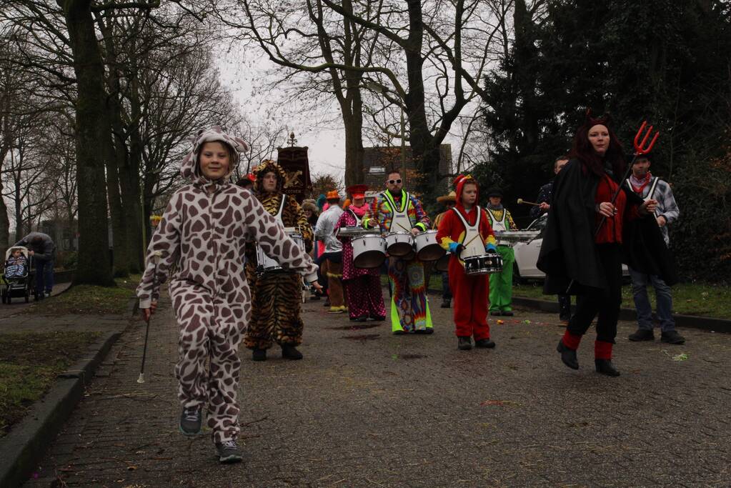 Drukke gezelligheid bij 41e carnavalsoptocht