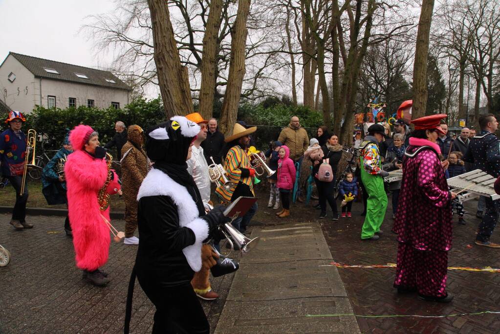 Drukke gezelligheid bij 41e carnavalsoptocht