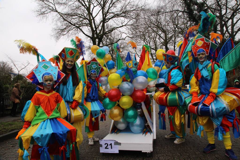 Drukke gezelligheid bij 41e carnavalsoptocht