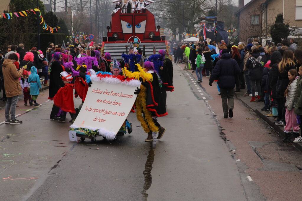 Drukke gezelligheid bij 41e carnavalsoptocht