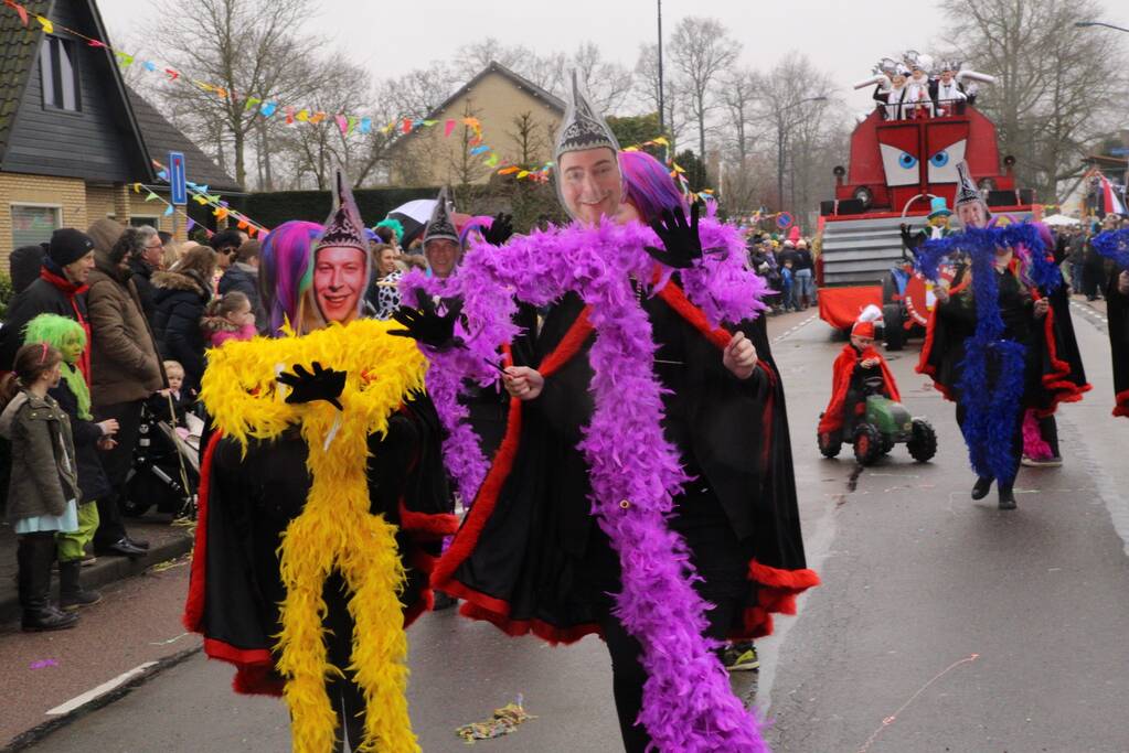 Drukke gezelligheid bij 41e carnavalsoptocht