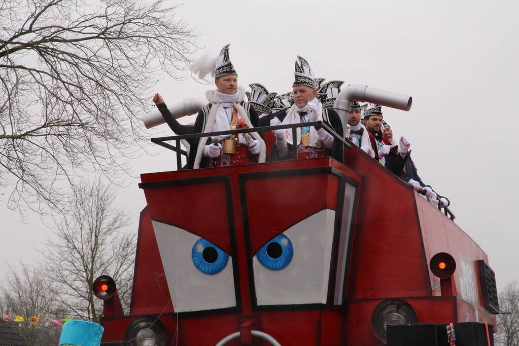 Drukke gezelligheid bij 41e carnavalsoptocht