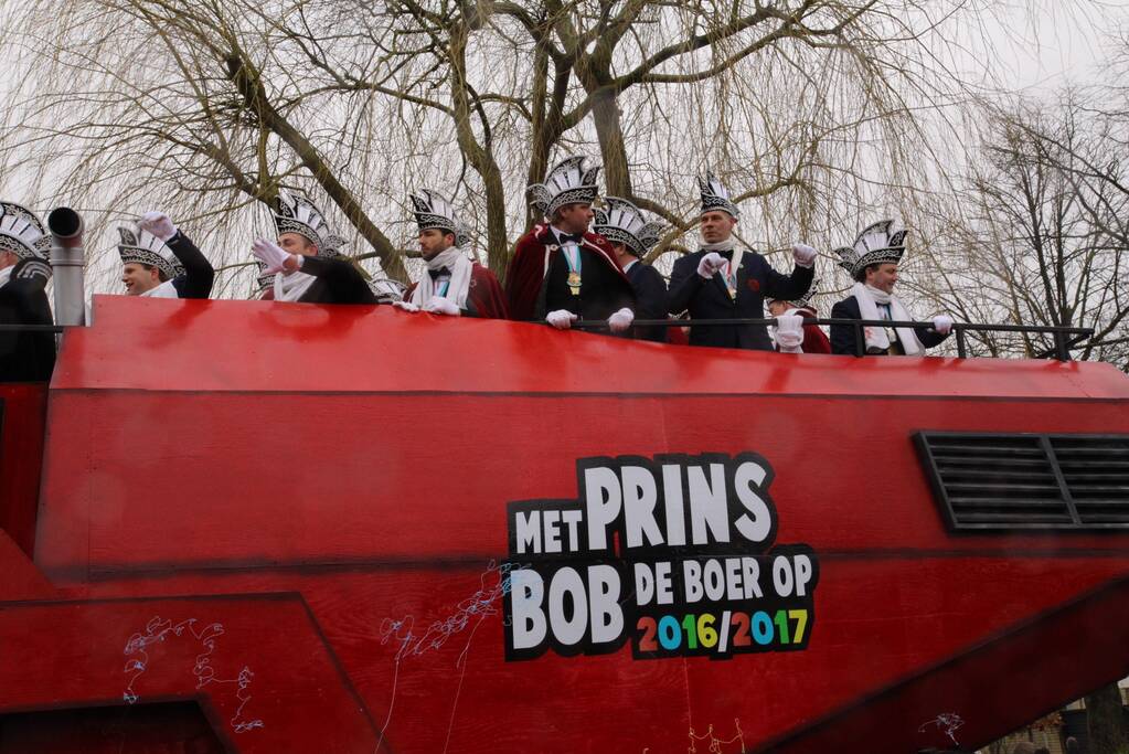 Drukke gezelligheid bij 41e carnavalsoptocht