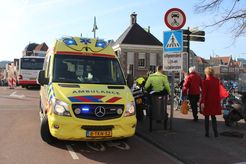 Fietser gewond na aanrijding met scooter