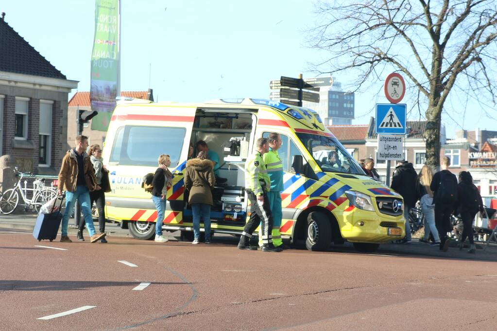 Fietser gewond na aanrijding met scooter