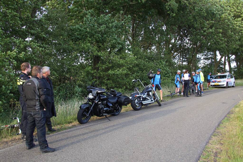 Wielrenners gewond na botsing met motorrijders