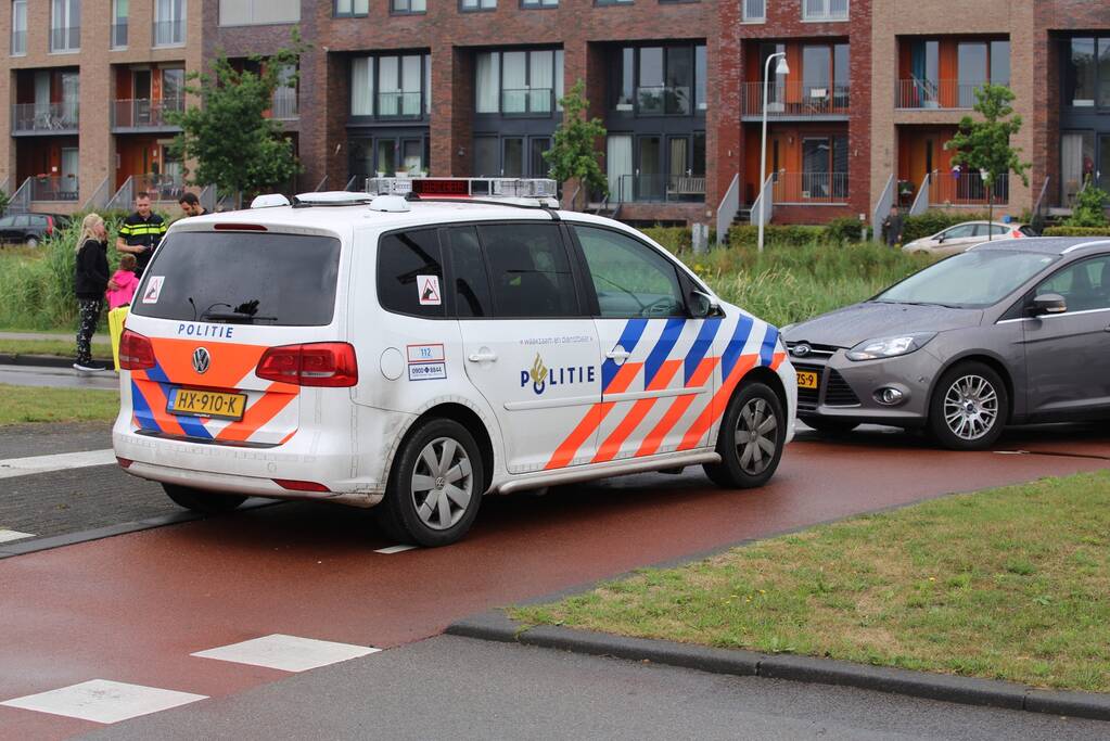 Moeder en kind geschrokken na botsing met fietser