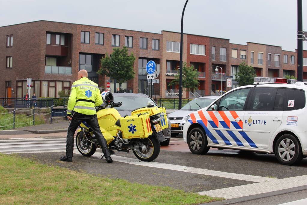 Moeder en kind geschrokken na botsing met fietser