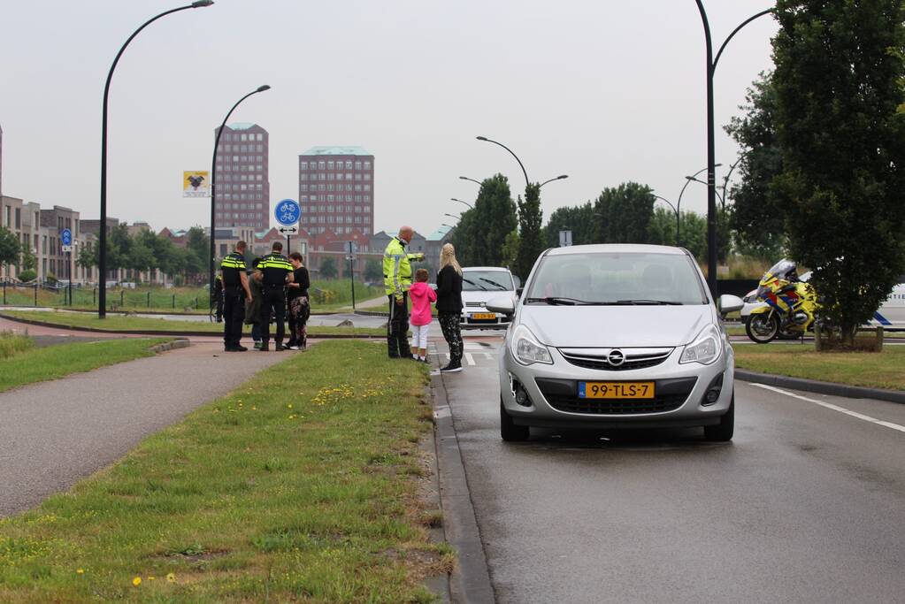 Moeder en kind geschrokken na botsing met fietser