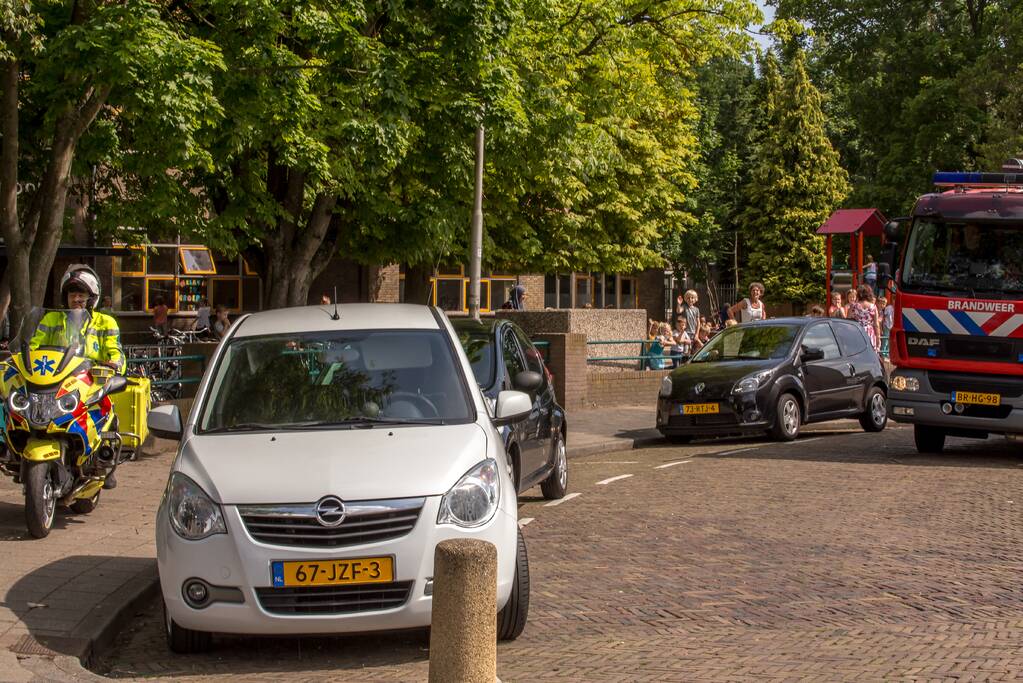 Kindje bekneld op schoolplein Aloysiusschool