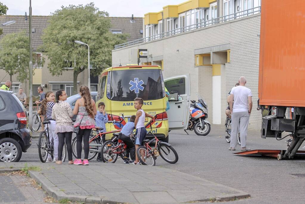 Vrachtwagenchauffeur mishandeld; verdachte gevlucht