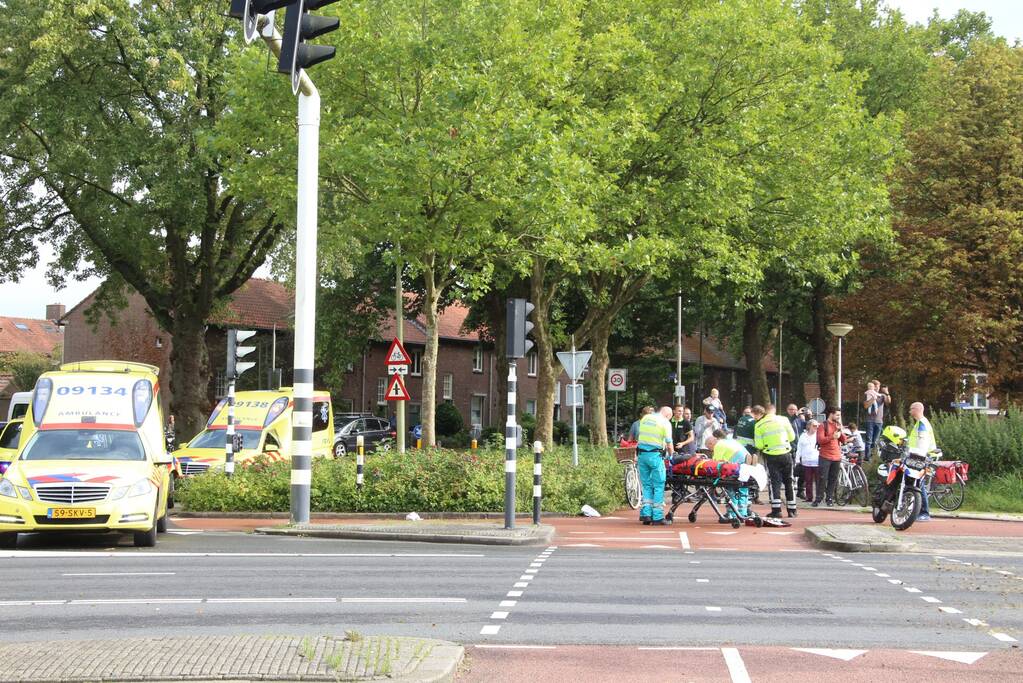 Fietser zwaargewond na val