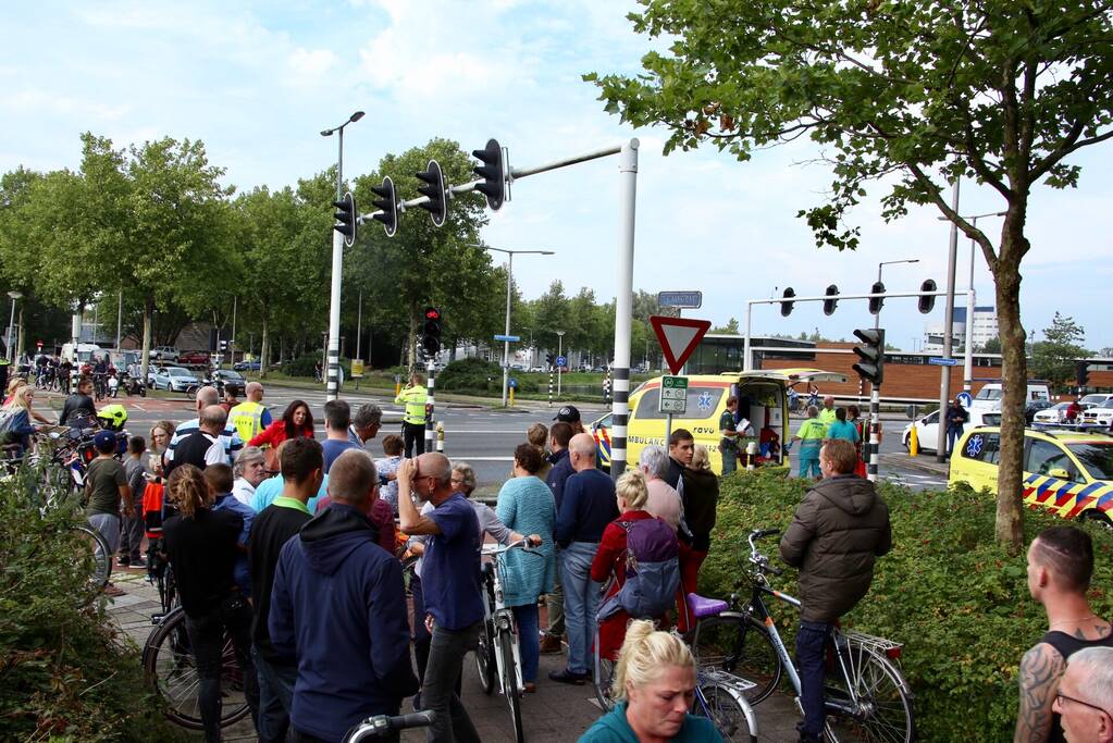 Fietser zwaargewond na val