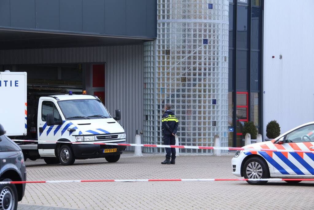 Lichaam aangetroffen in oplegger van vrachtwagen