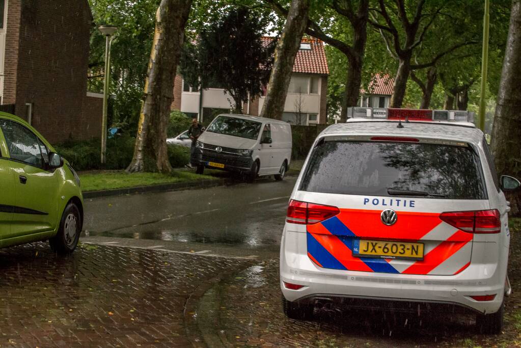 Overleden persoon aangetroffen in auto