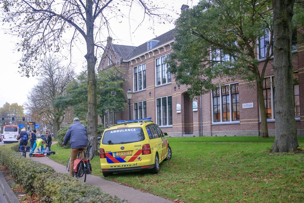 Fietssters gewond na botsing