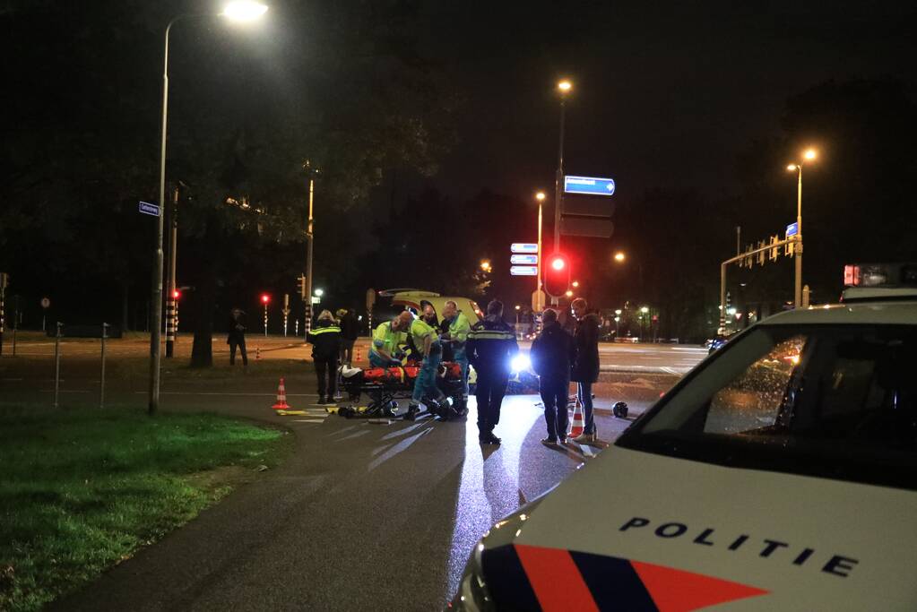 Brommerrijder gewond bij aanrijding