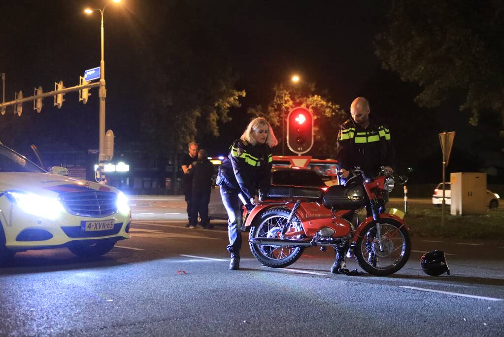 Brommerrijder gewond bij aanrijding