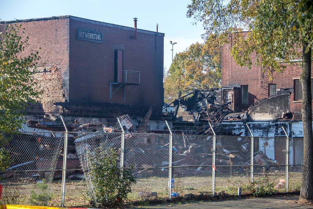 Zeer grote brand voormalige Noack-fabriek, the day after