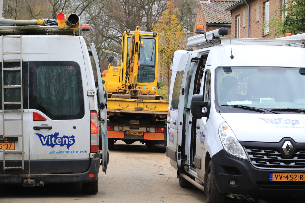 Straat afgezet door waterlekkage