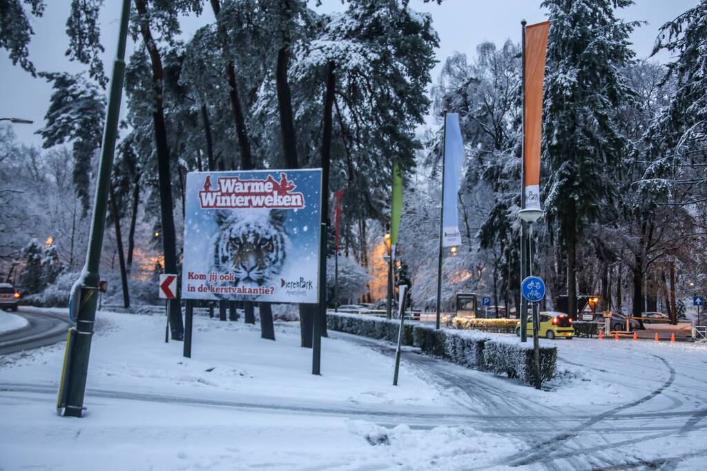 Dierenpark sluit eerder deuren door hevige sneeuwval