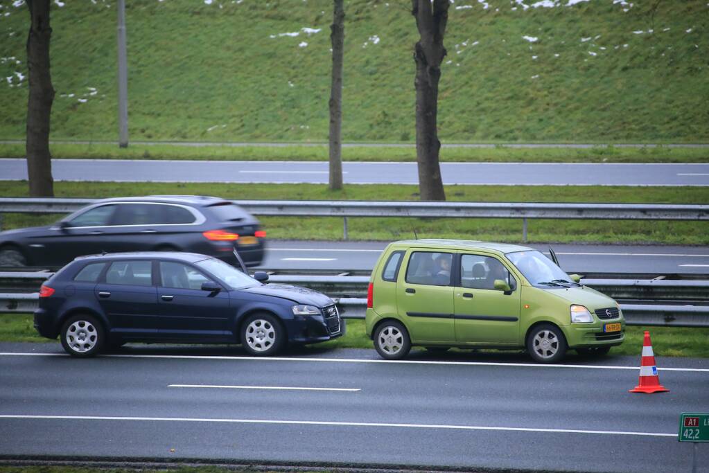 Rijstrook afgesloten na kop-staartbotsing