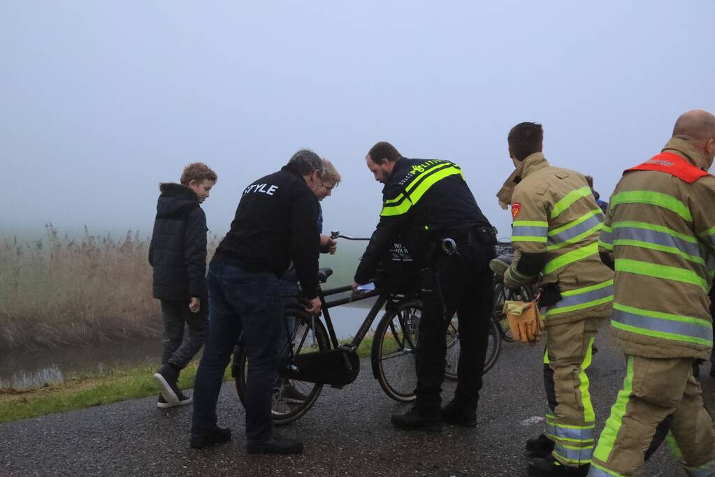 Jongen komt met voet vast te zitten tussen kettingkast en trapper