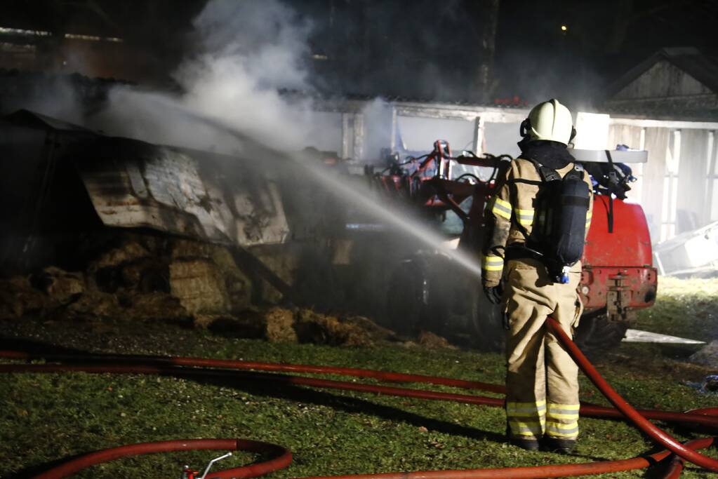 Uitslaande brand verwoest schuur