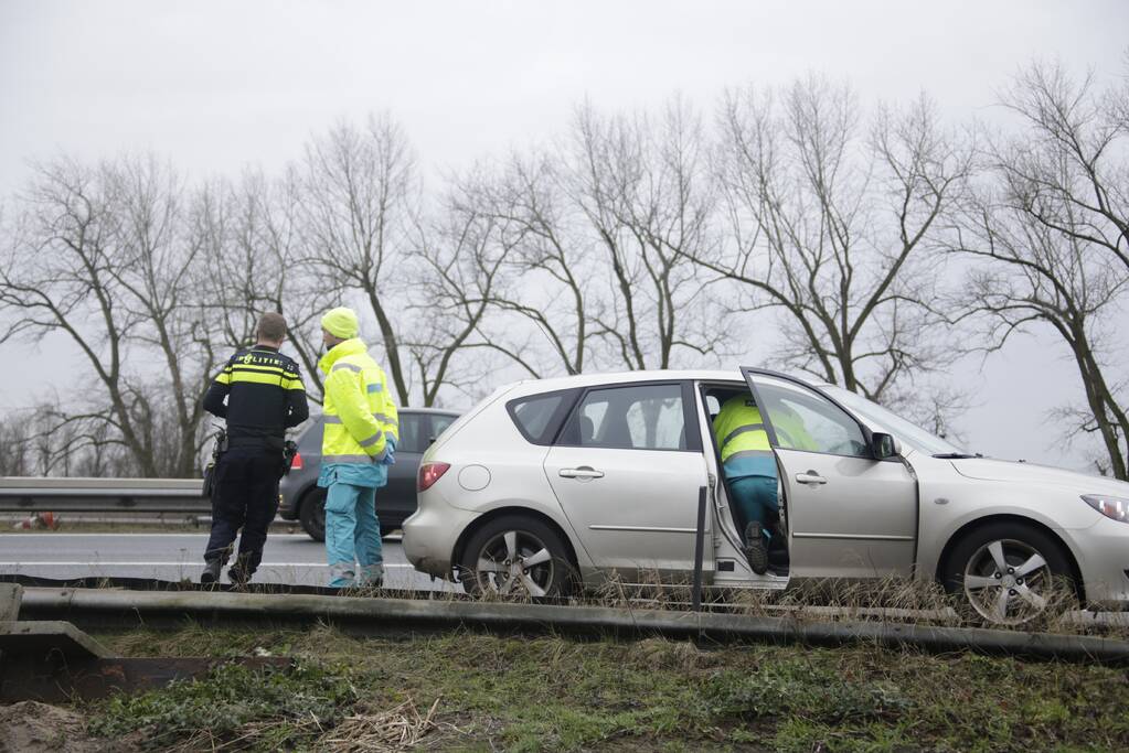 Bestuurster flink geschrokken na kop-staartaanrijding