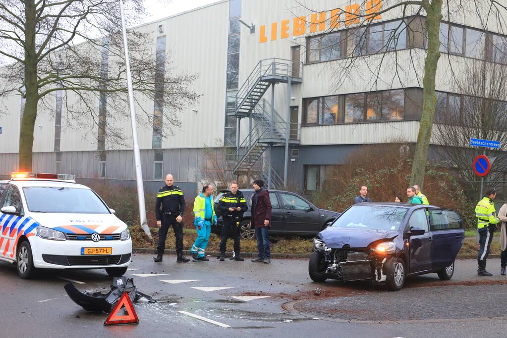 Flinke schade bij botsing op kruising