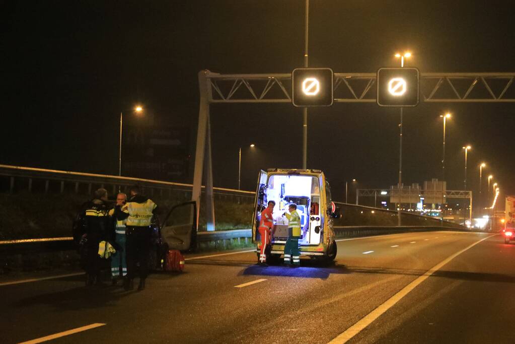 Snelweg dicht na flinke crash