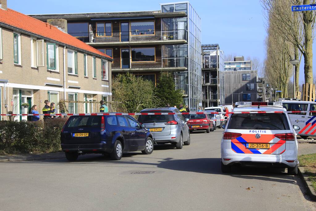 Politie-onderzoek na overleden persoon in woning