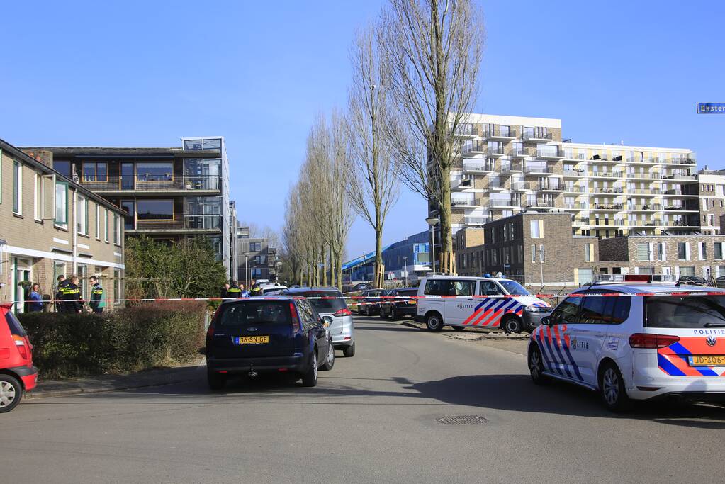 Politie-onderzoek na overleden persoon in woning