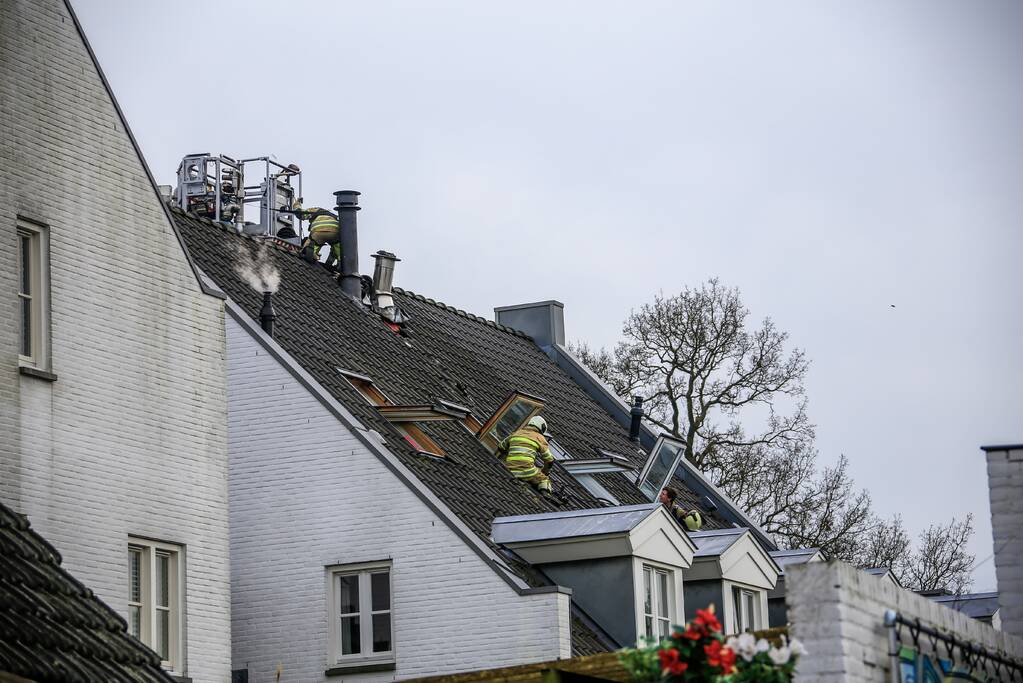 Brandweer druk met schoorsteenbrand